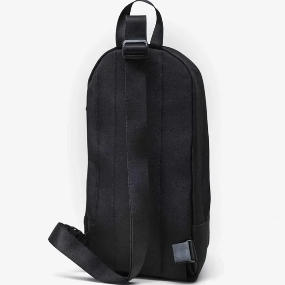 NWT: Herschel Heritage Shoulder Bag (Black) - Picture 2 of 4